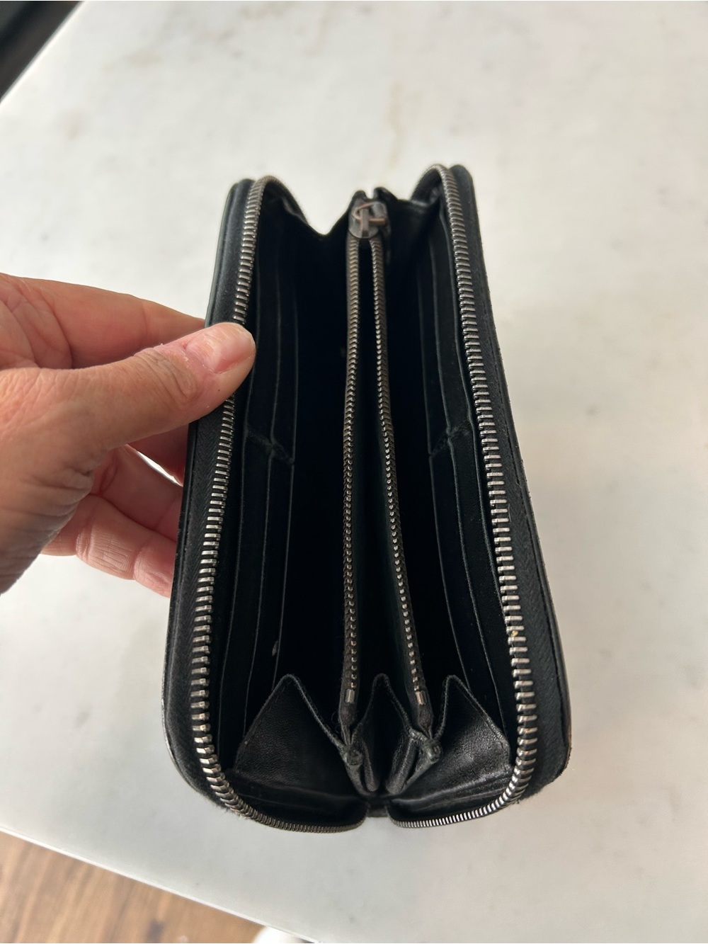 Bottega Veneta -Woven Zip-Around Black Leather Wallet - Picture 5 of 5